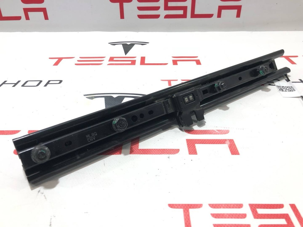 Салазки сиденья к Tesla Model S 2018