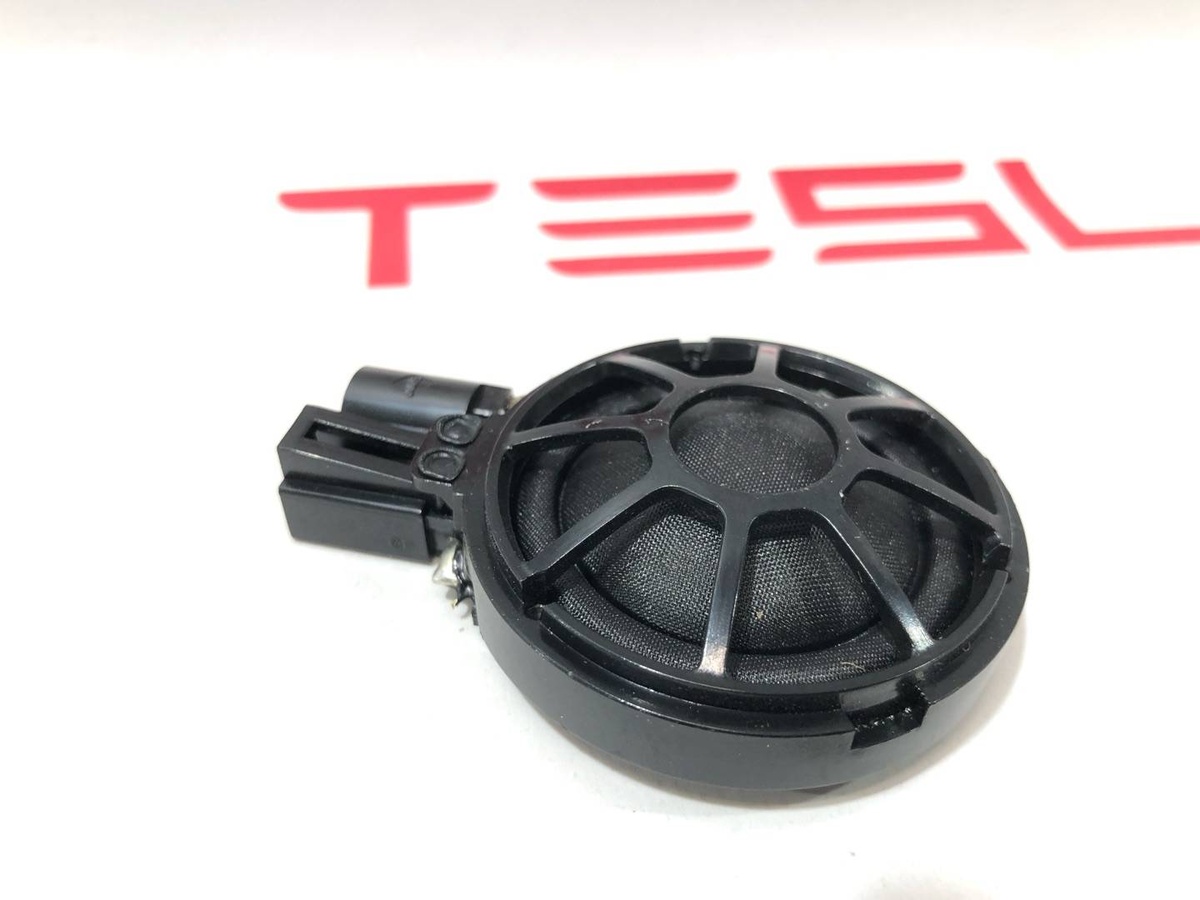Динамик к Tesla Model X 2019