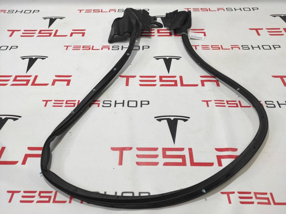 Уплотнитель к Tesla Model S 2015
