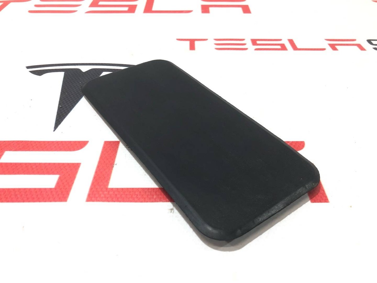 Заглушка к Tesla Model 3 2020