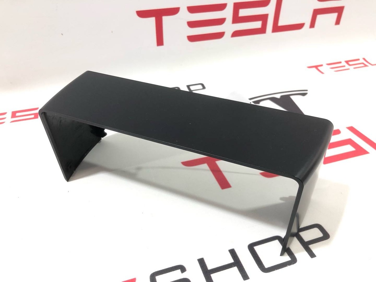 Монитор к Tesla Model X 2022