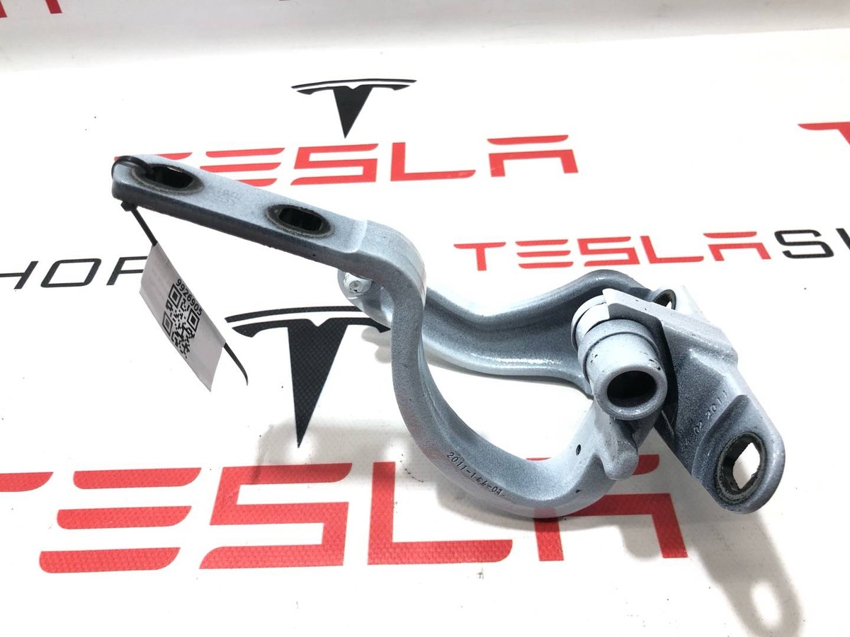 Петля двери к Tesla Model X 2022