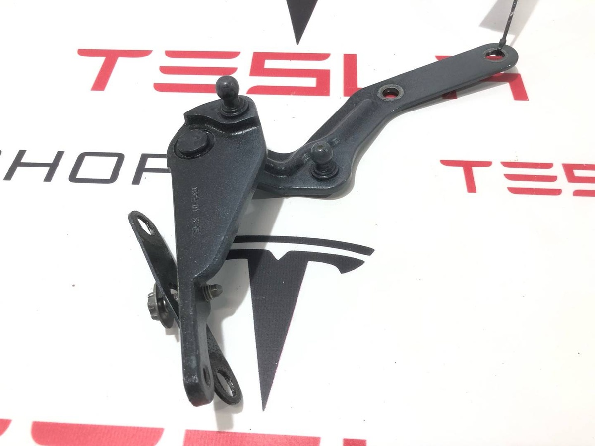 Петля двери к Tesla Model X 2019