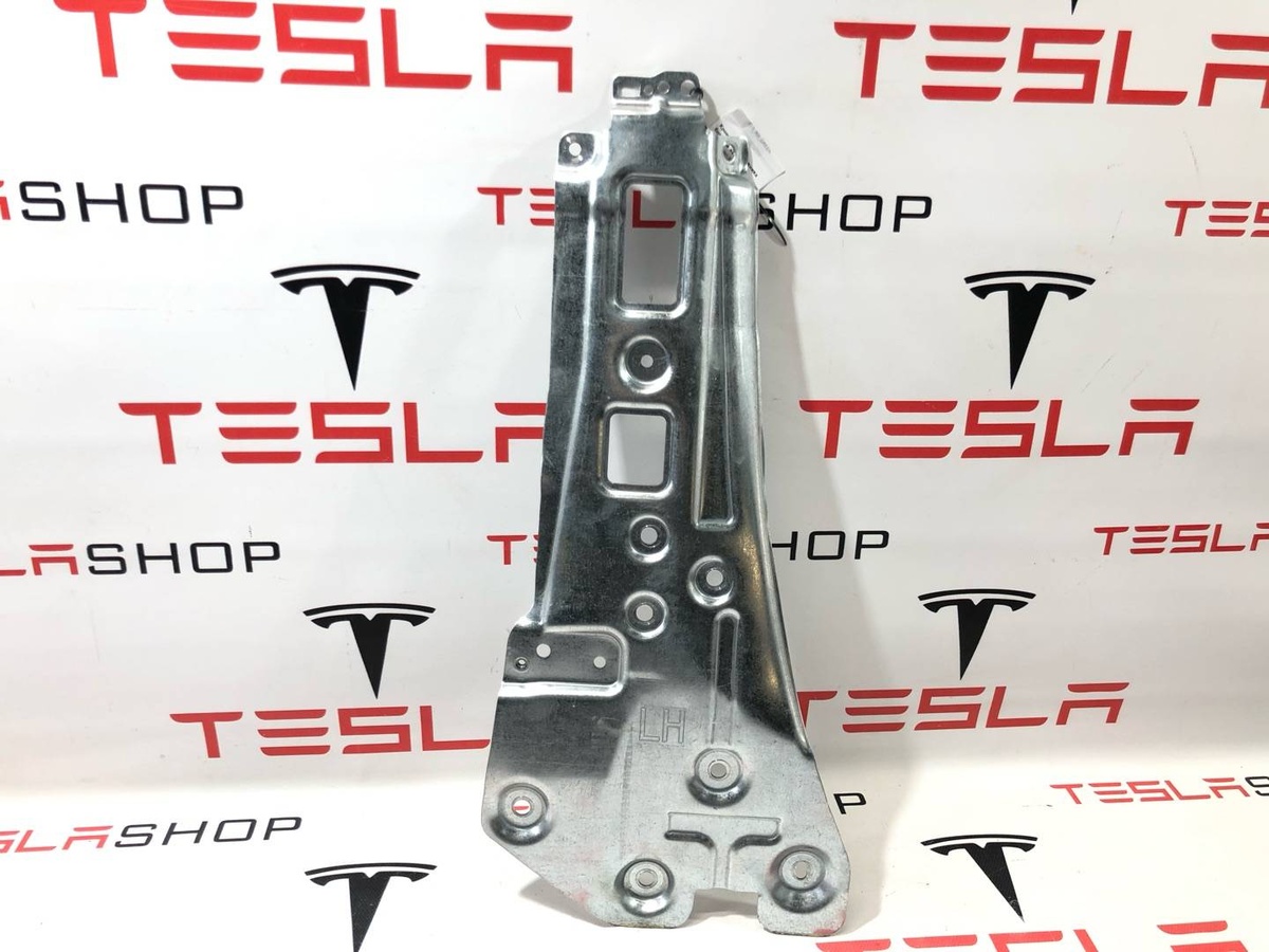 Механизм (прочие) к Tesla Model X 2017