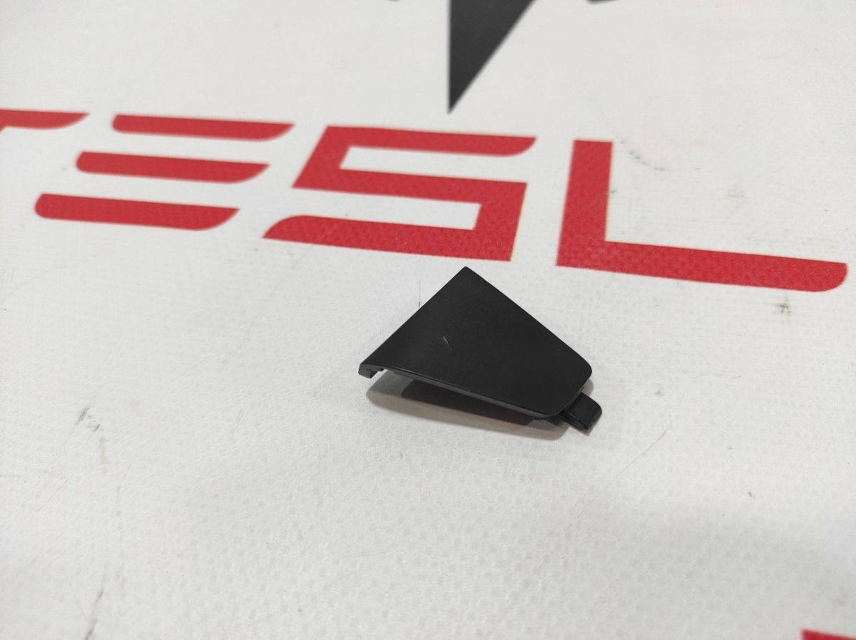 Заглушка к Tesla Model 3 2020