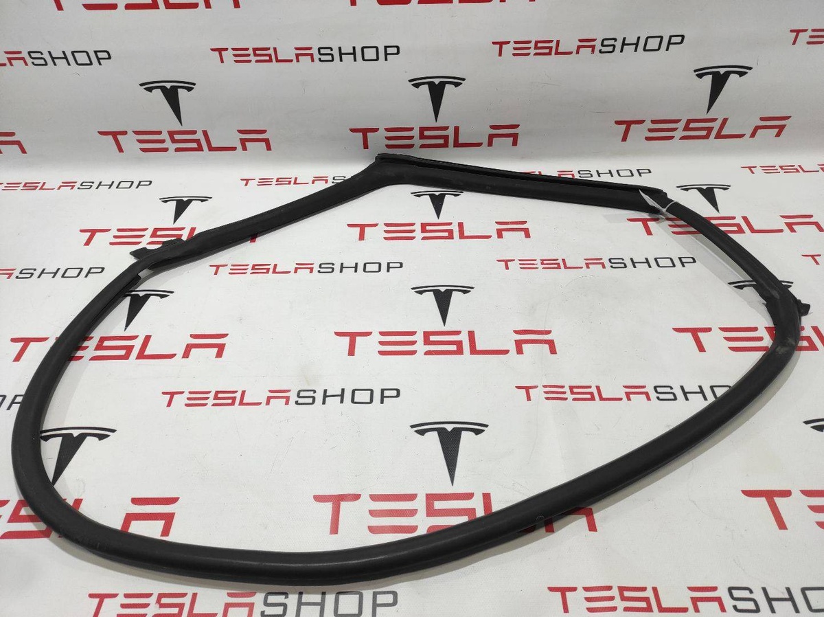Уплотнитель к Tesla Model S 2015