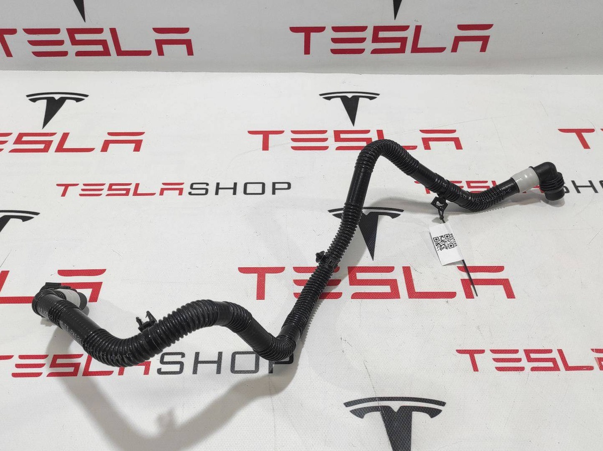 Патрубок радиатора к Tesla Model X 2022