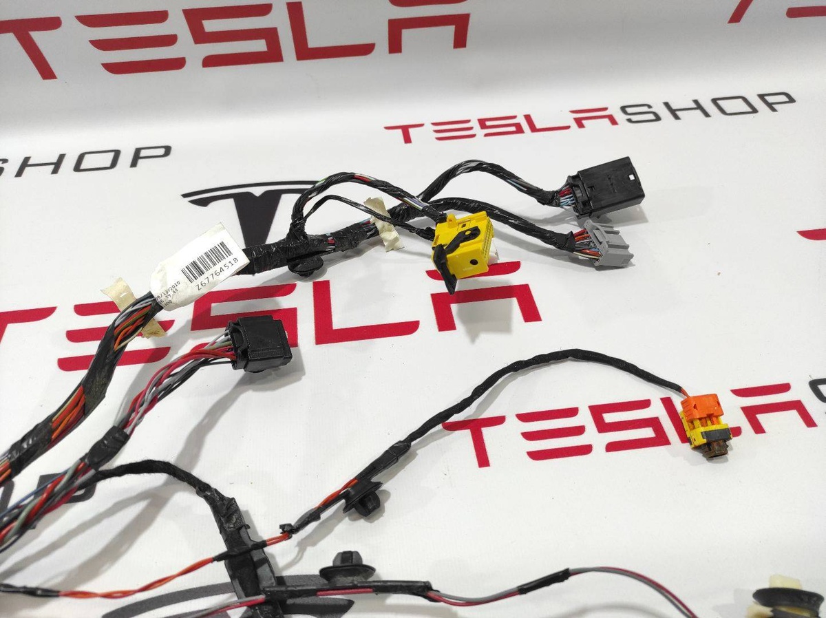 Проводка двери к Tesla Model X 2019