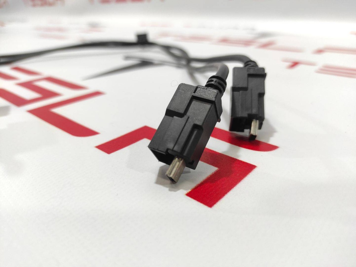 Провод USB к Tesla Model S 2018