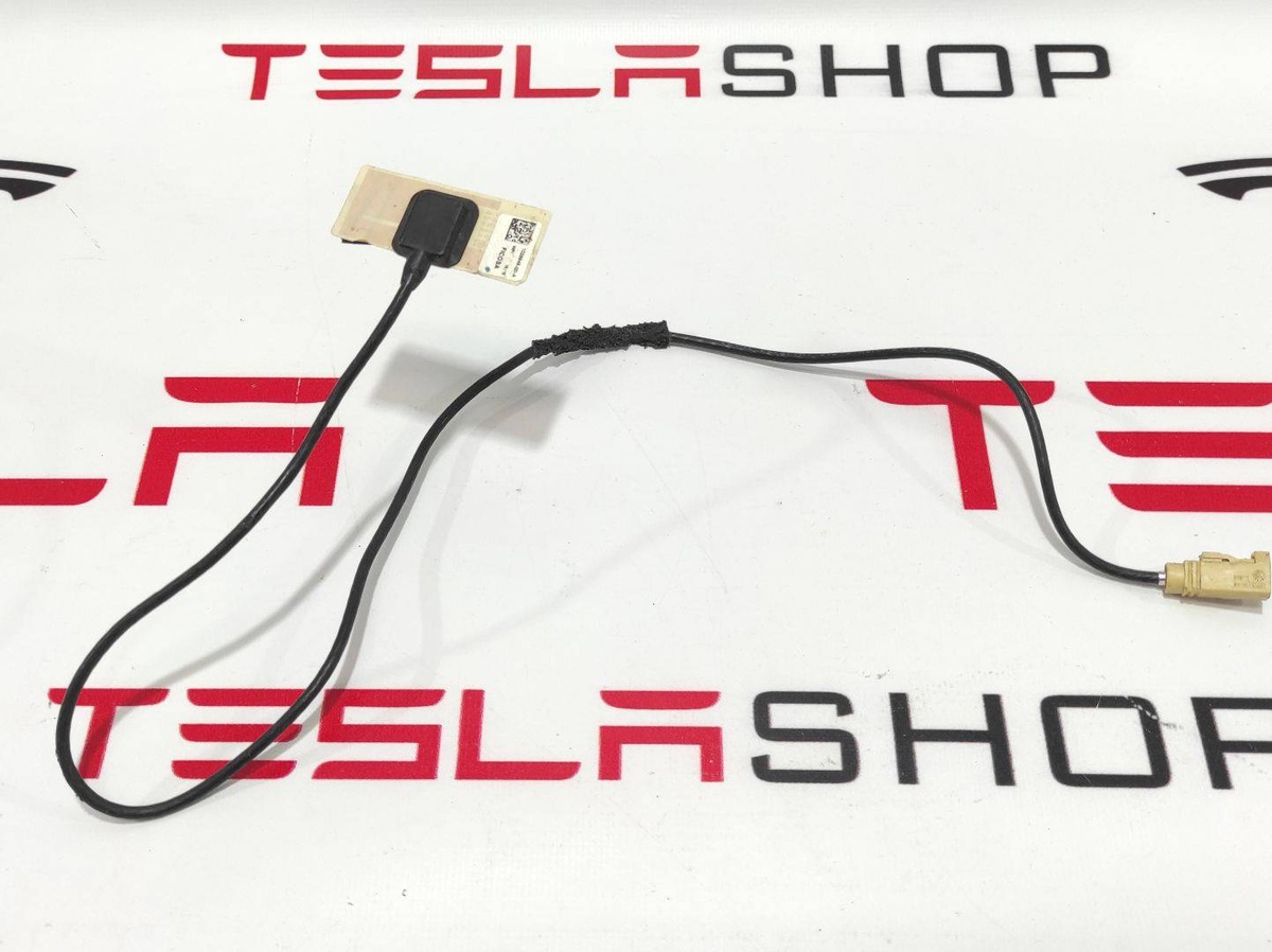 Антенна  к Tesla Model S 2016