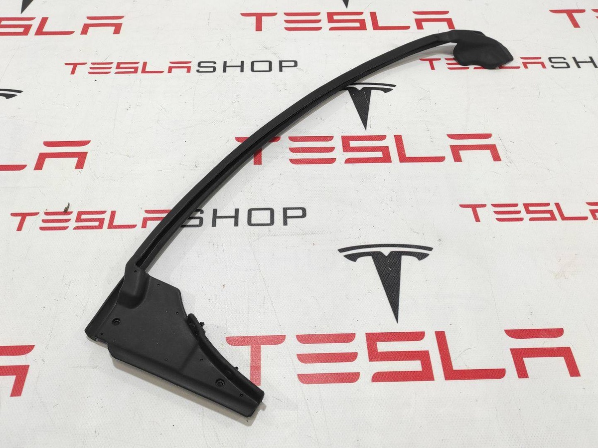 Уплотнитель к Tesla Model S 2018