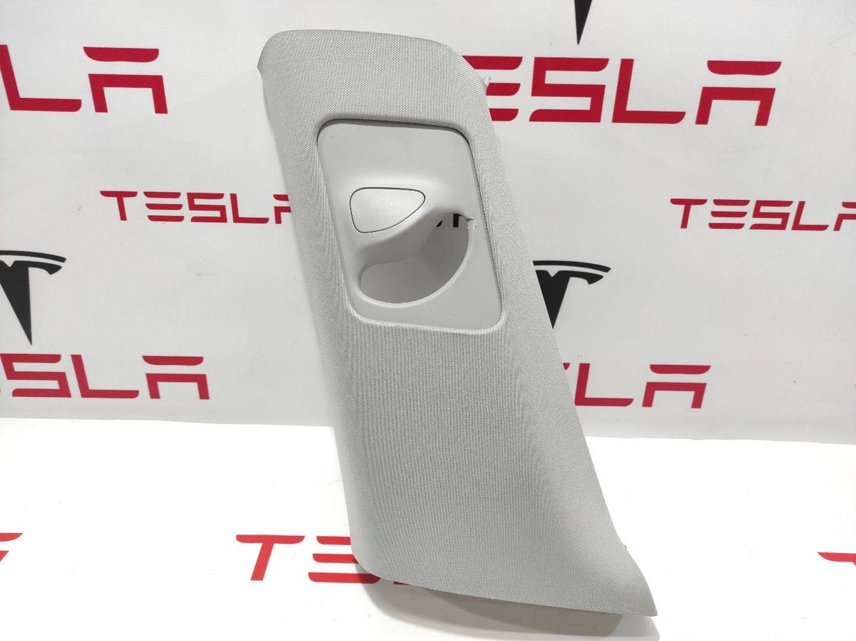 Обшивка стойки к Tesla Model 3 2020