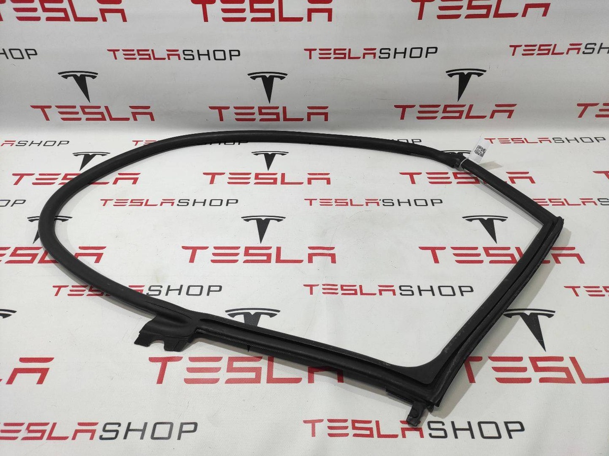 Уплотнитель к Tesla Model S 2015