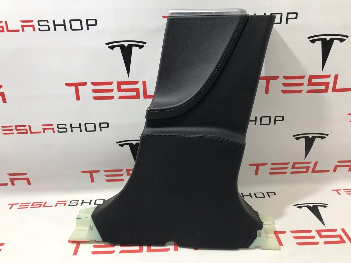 Обшивка стойки к Tesla Model S 2015