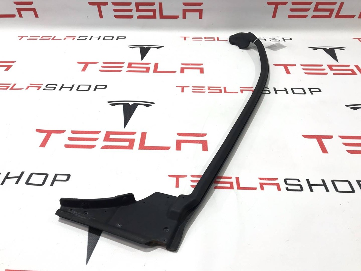 Уплотнитель к Tesla Model S 2015