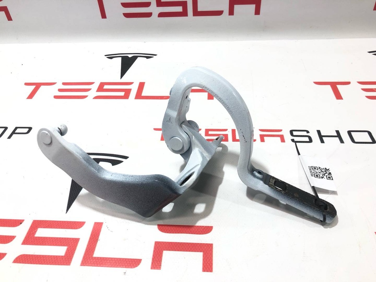 Петля двери к Tesla Model X 2022