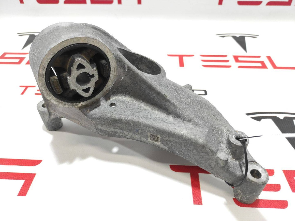 Кронштейн двигателя к Tesla Model X 2022