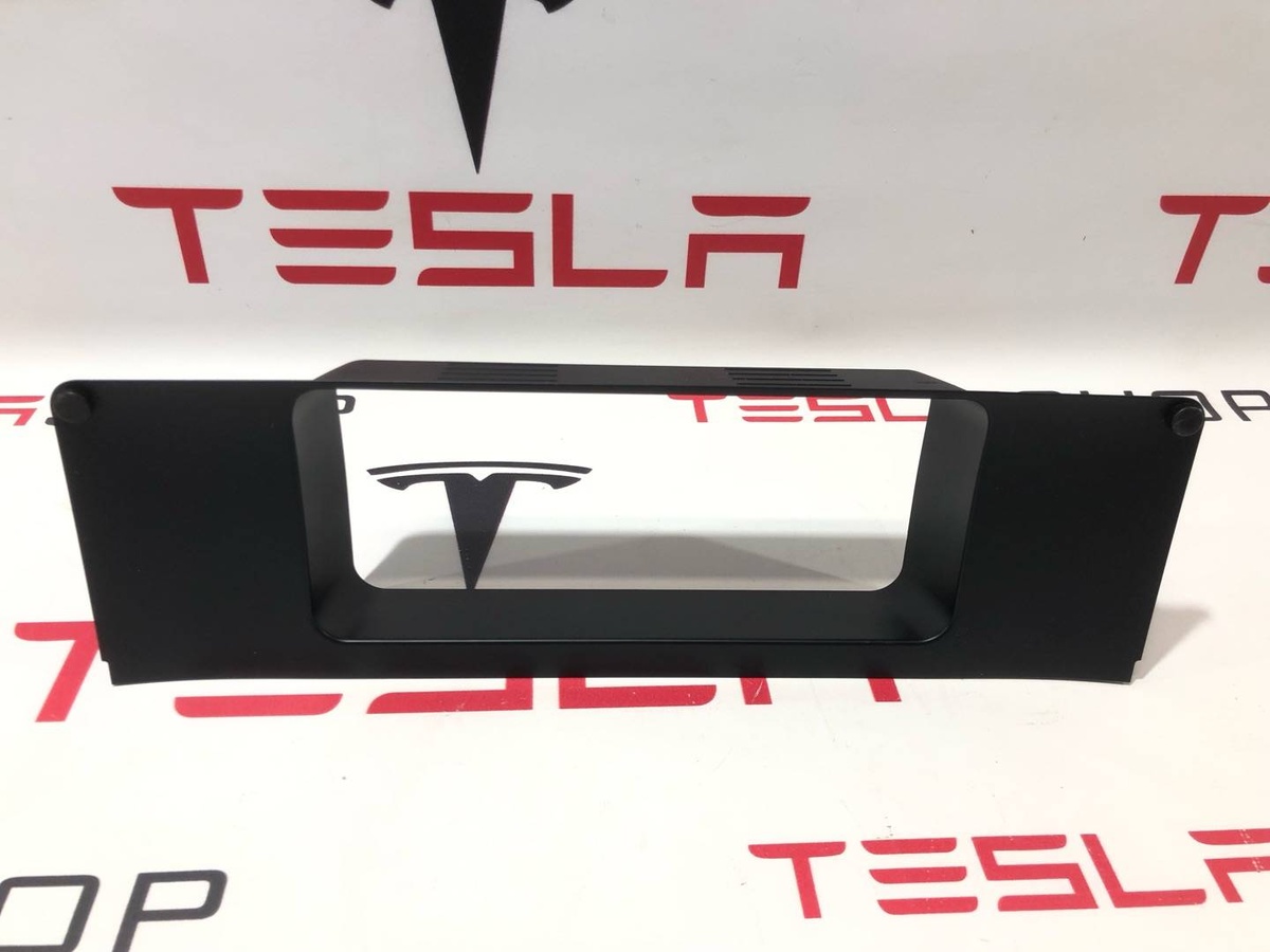 Монитор к Tesla Model X 2022