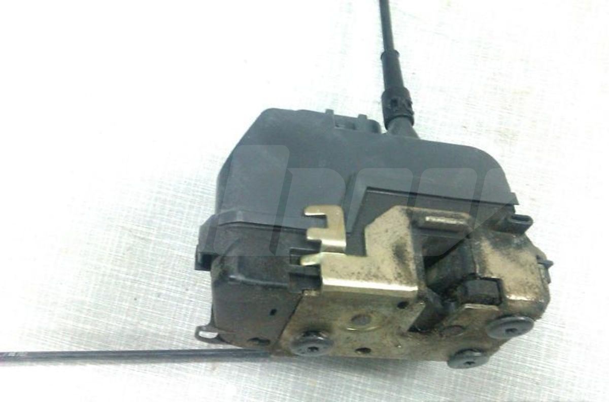 Замок двери к Renault Megane 2002