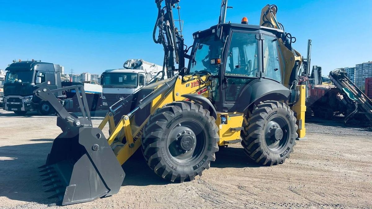 экскаватор-погрузчик New Holland B115 2023