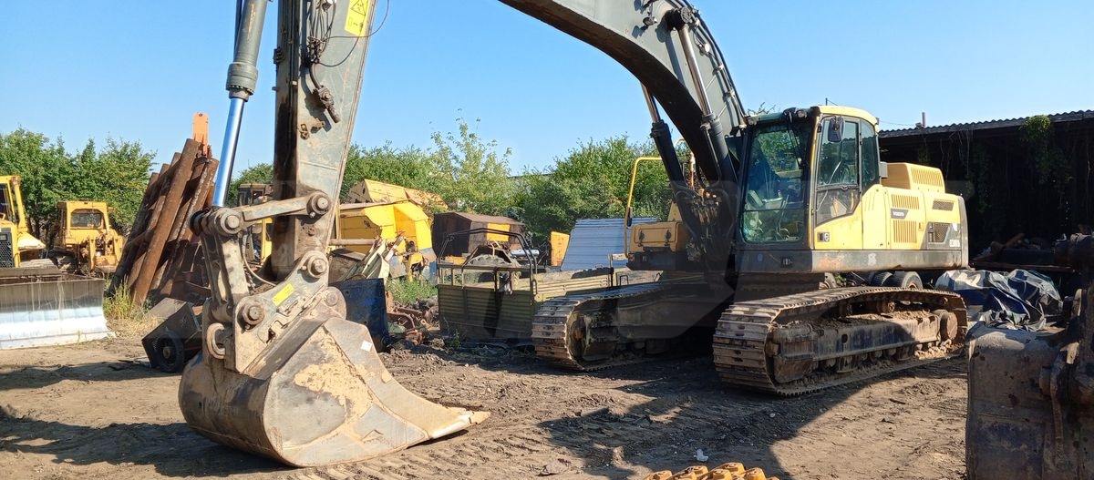 карьерный экскаватор Volvo EC 2013
