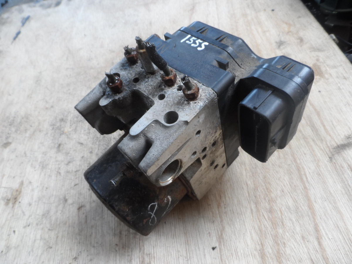 Блок ABS к Lexus RX 2004