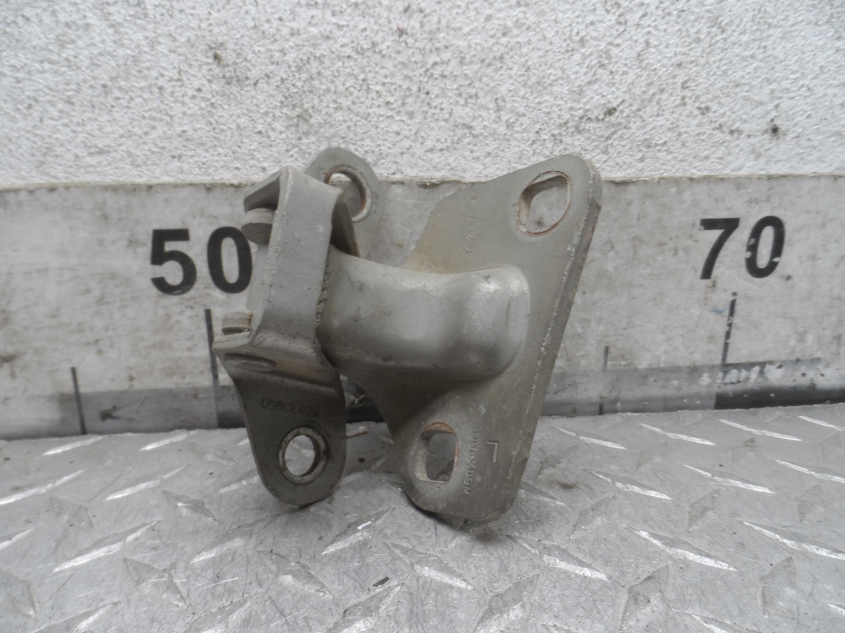 Петля двери к Chrysler 300M 2002