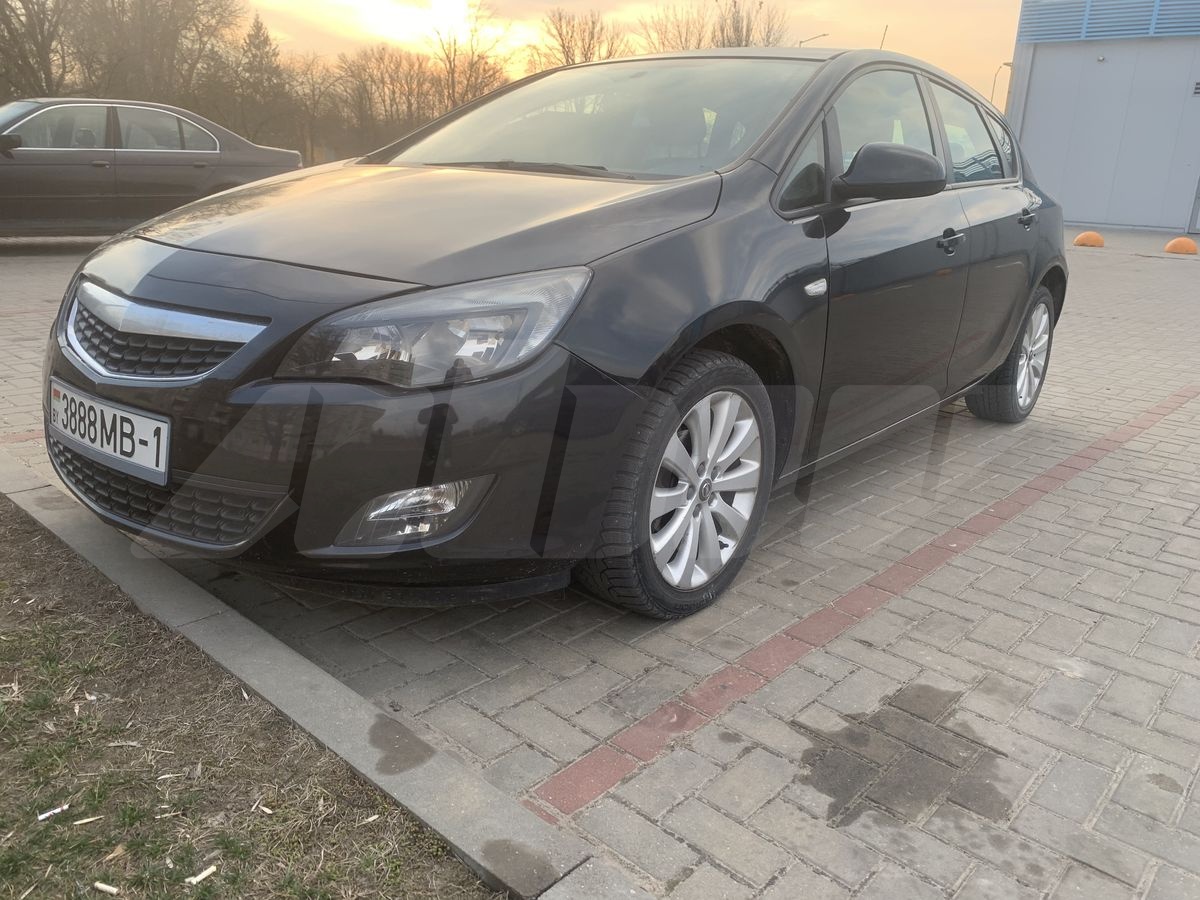 Opel Astra J, 2011