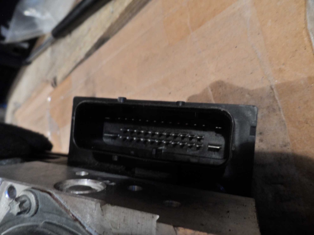 Блок ABS к BMW X3 2004