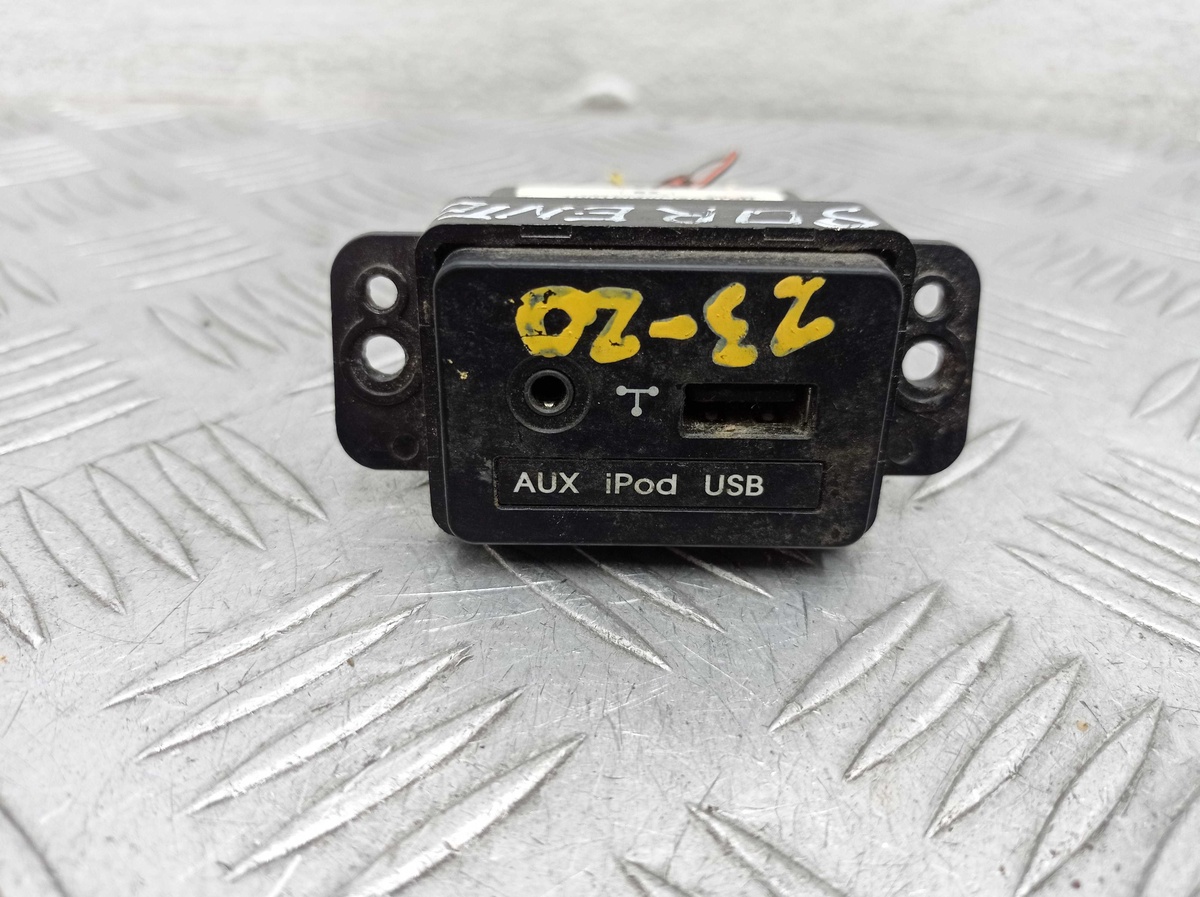 Разъем AUX / USB к Kia Sorento 2011