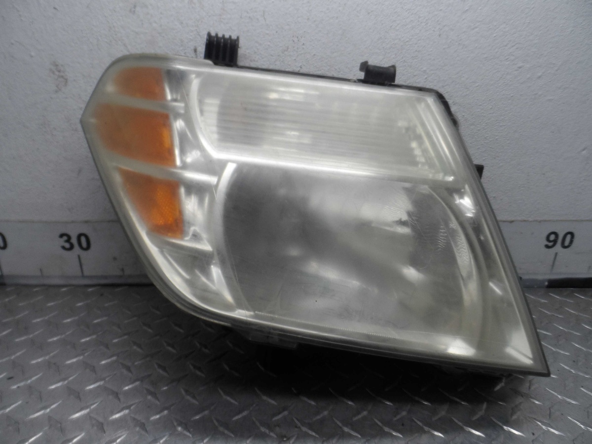 Фара правая к Nissan Pathfinder 2008