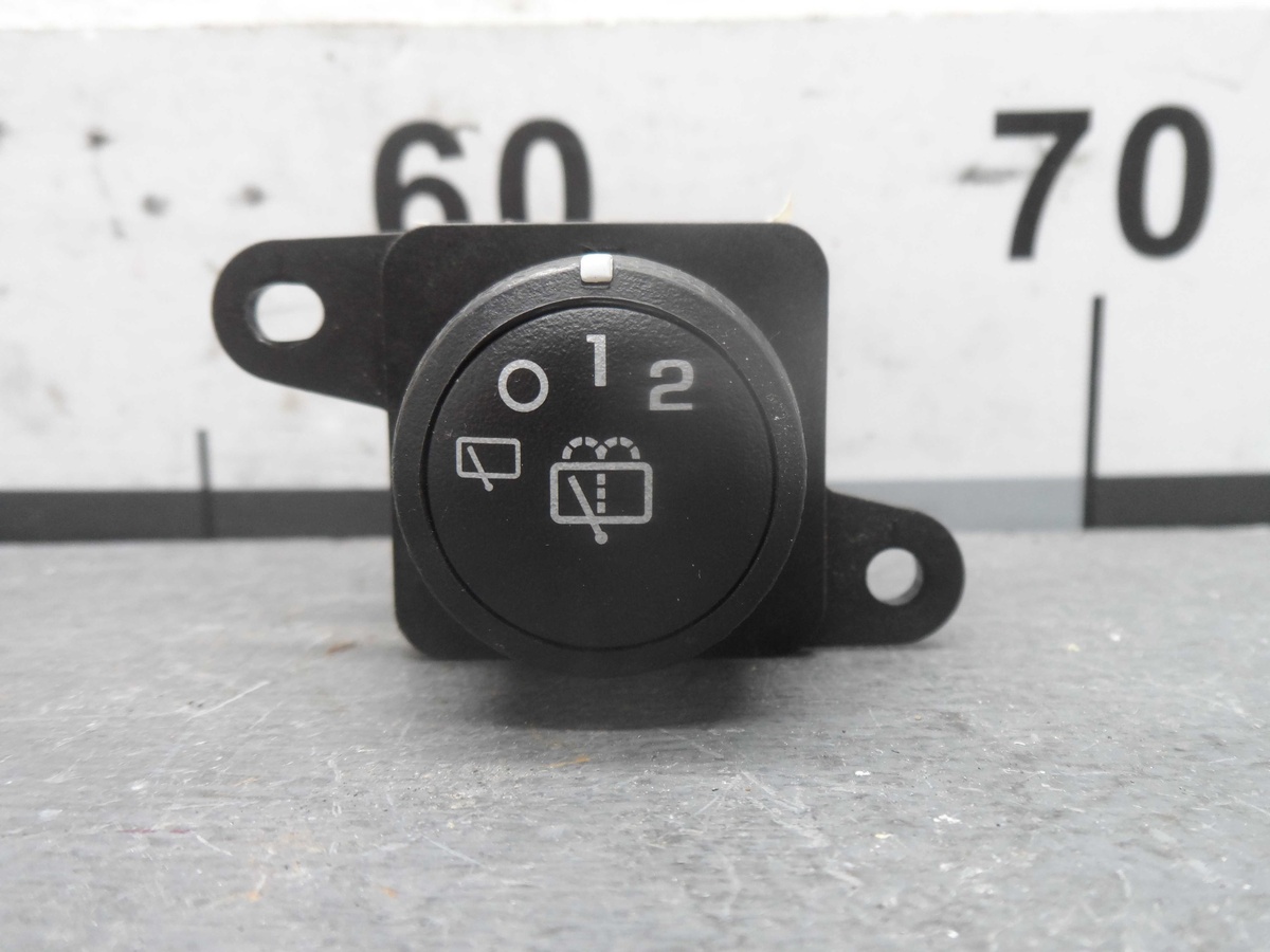 Кнопка  к Hummer H3 2008