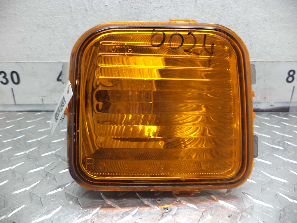 Поворотник левый к Hummer H3 2008