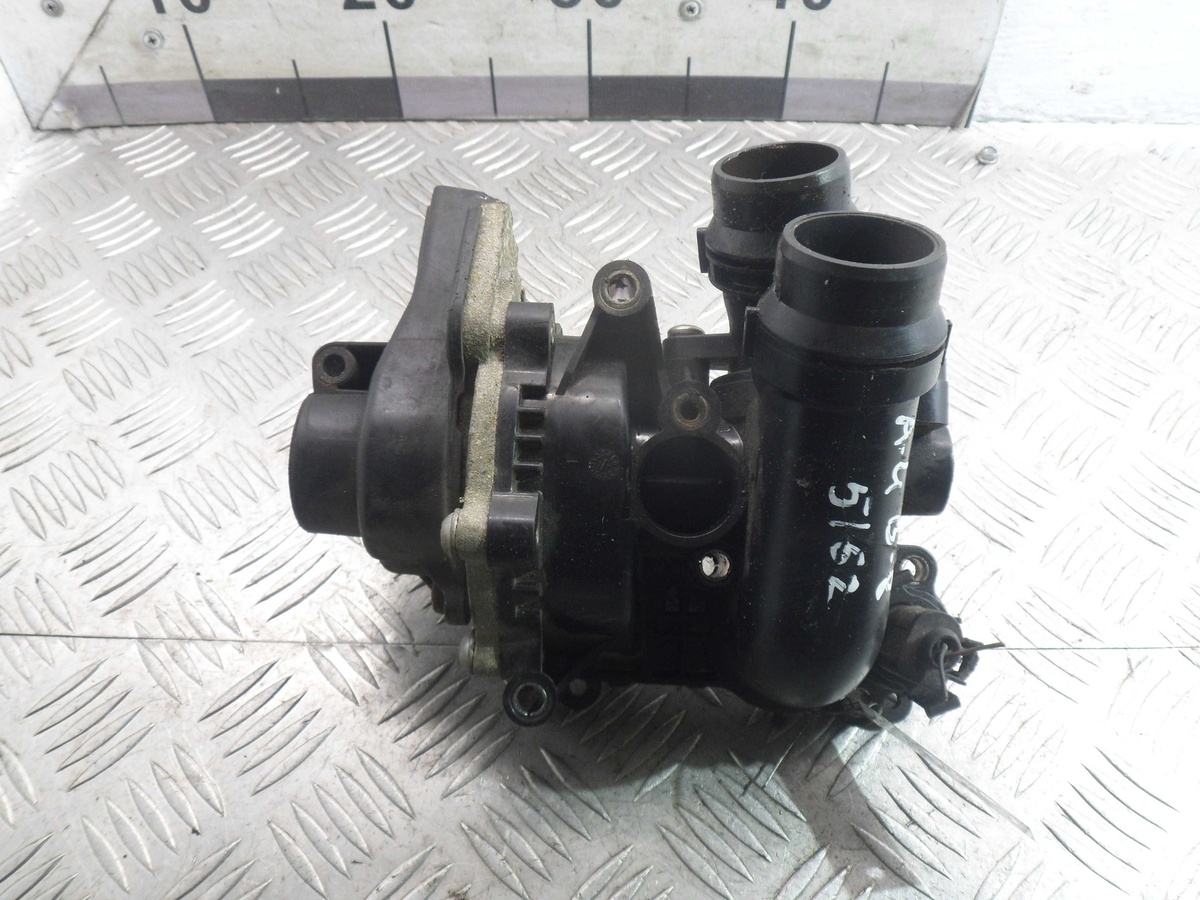 Помпа к Audi A4 2009
