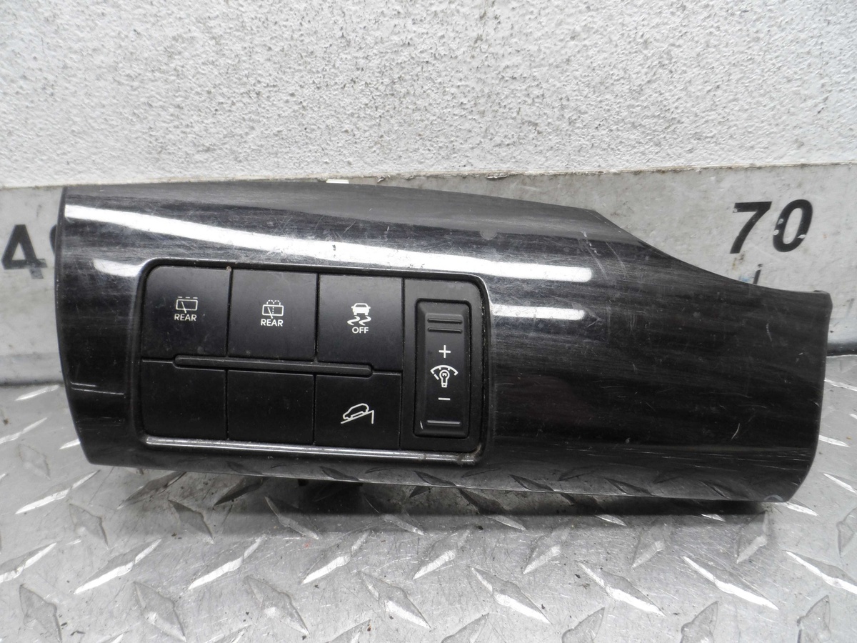 Кнопка  к Kia Sorento 2011
