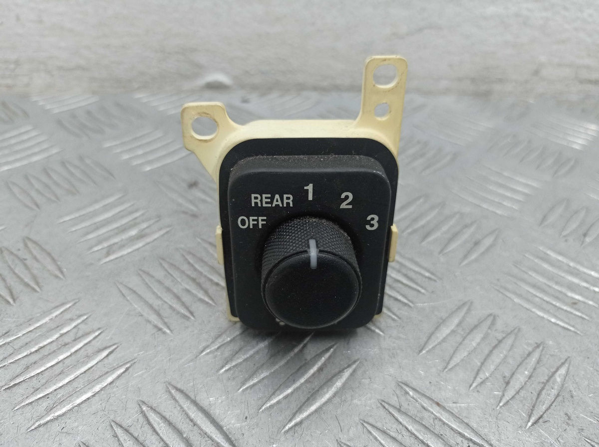 Кнопка  к Suzuki Grand Vitara 2003