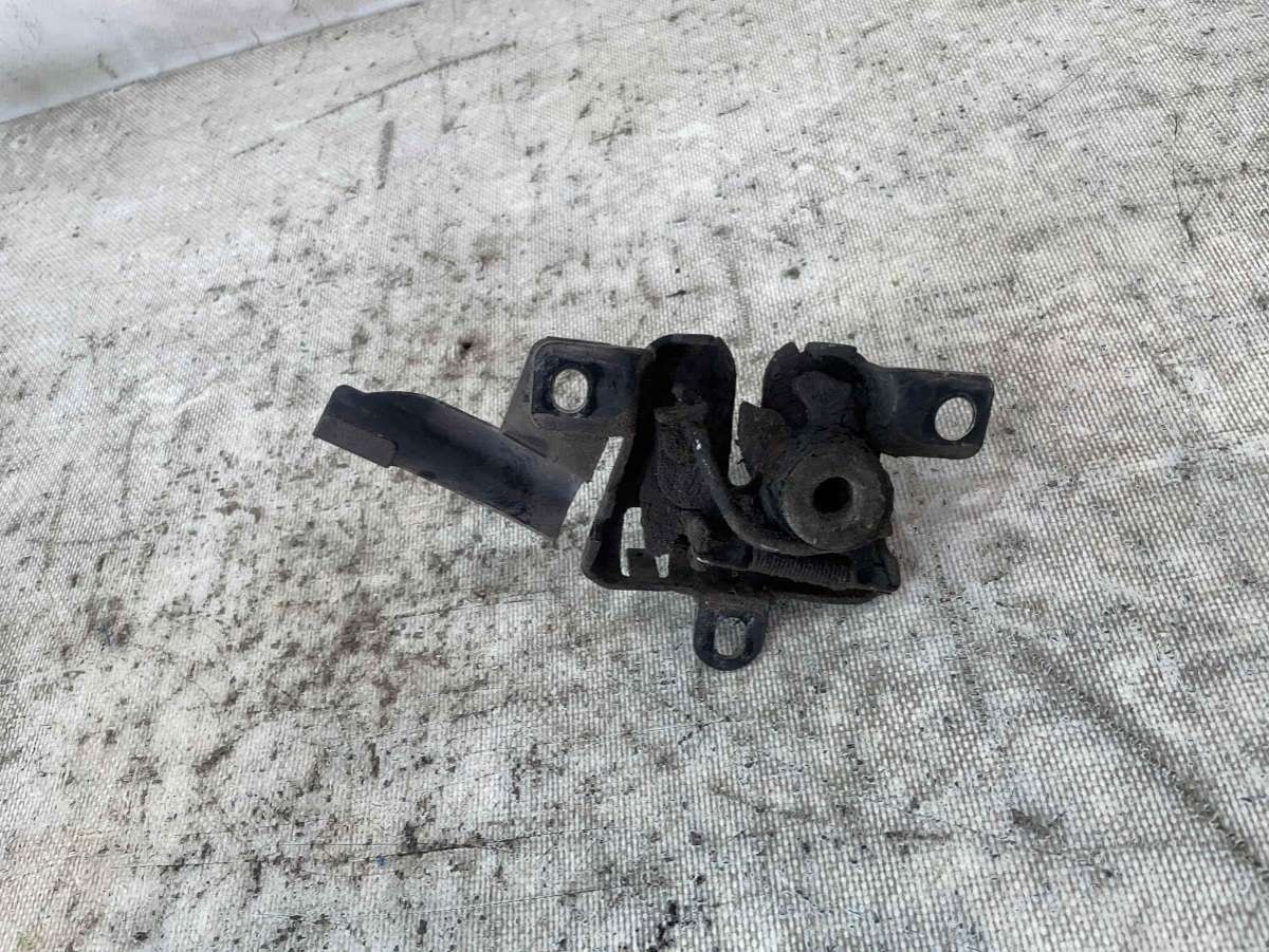 Замок капота к Subaru Impreza 2000