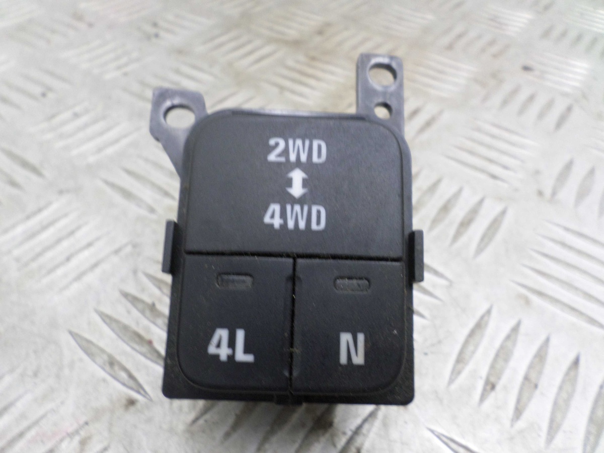 Кнопка  к Suzuki Grand Vitara 2004