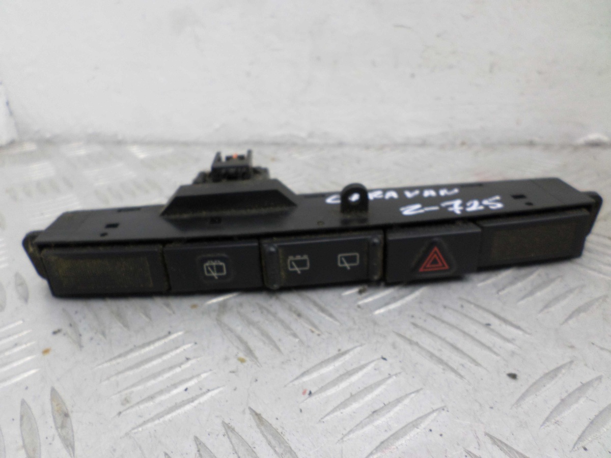 Кнопка  к Dodge Caravan 2007