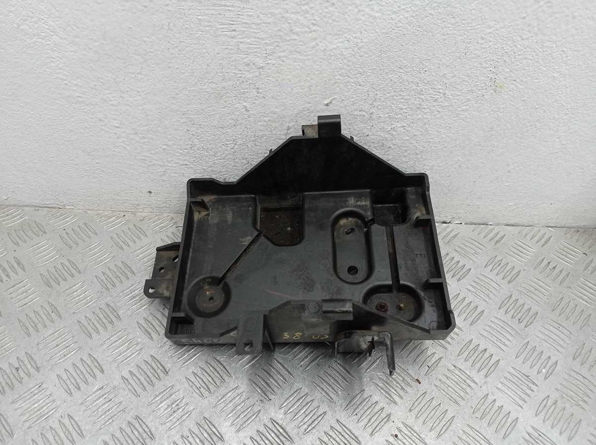 Полка аккумулятора к Mazda CX-7 2007