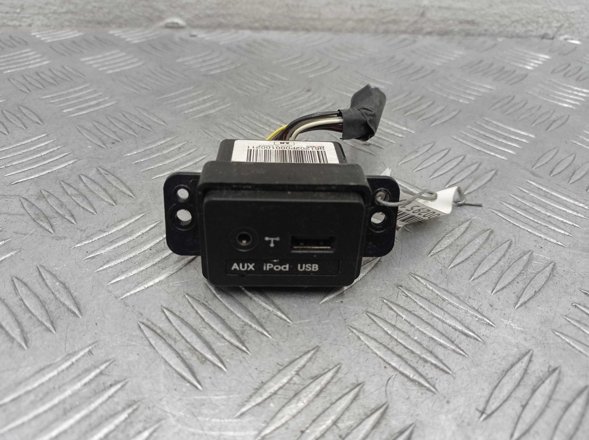 Разъем AUX / USB к Kia Sorento 2011