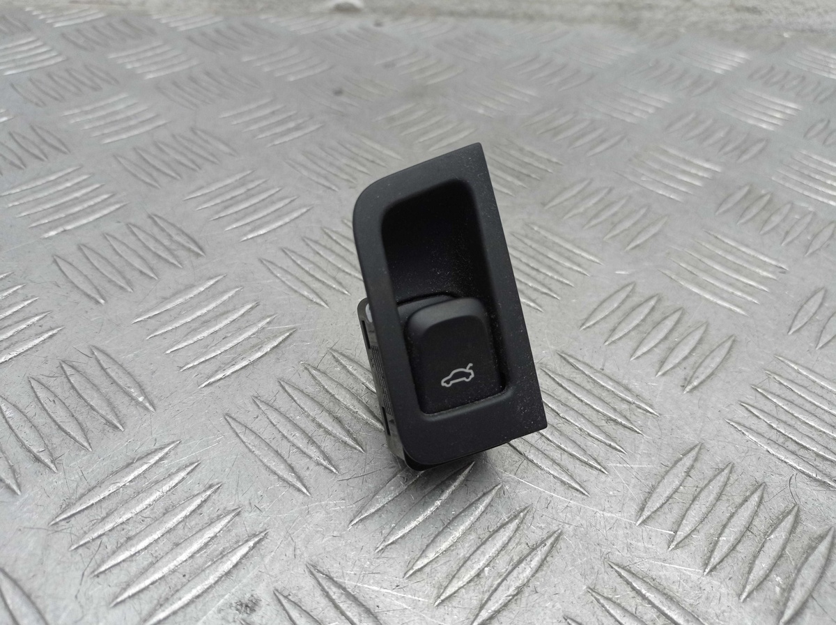 Кнопка  к Audi A6 2012