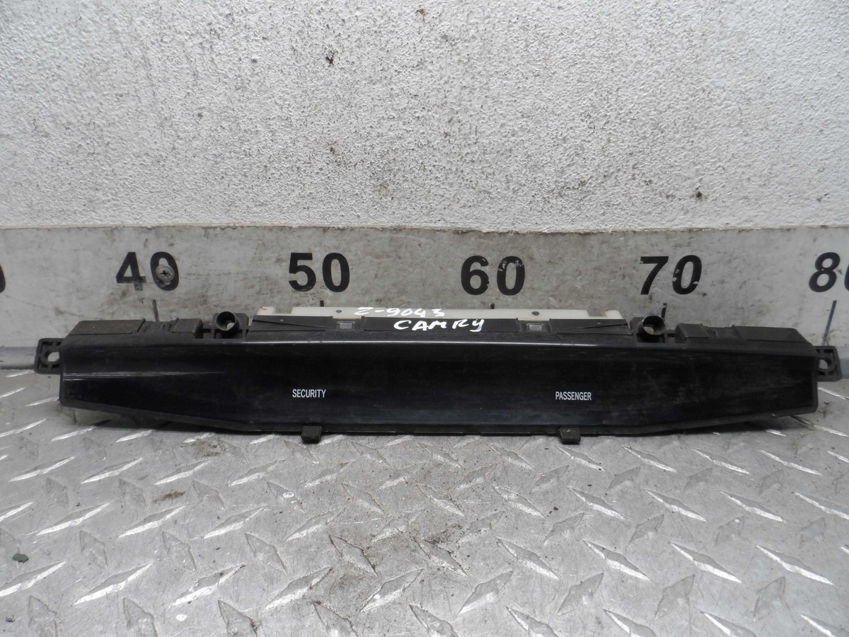 Часы к Toyota Camry 2008