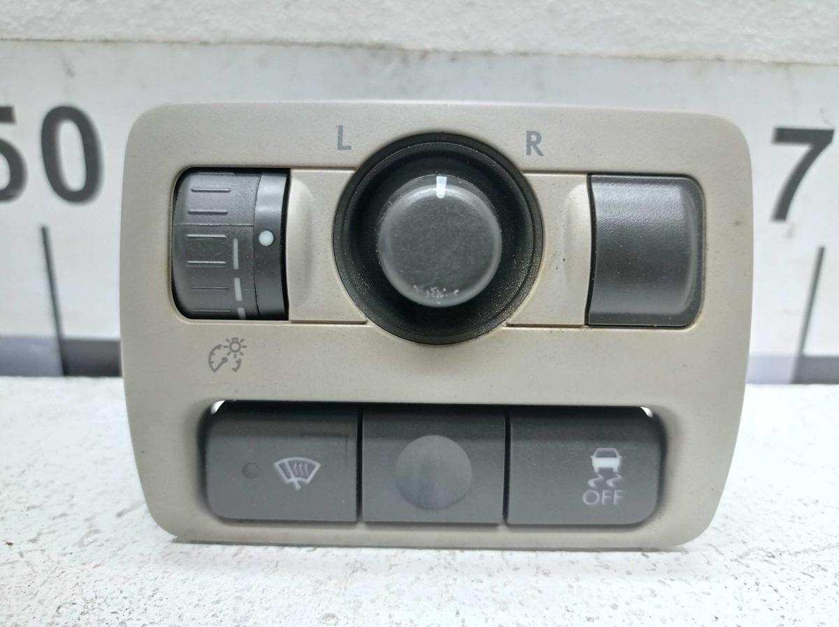 Кнопка  к Subaru Tribeca 2006
