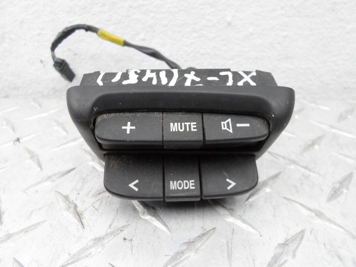 Кнопка  к Suzuki Grand Vitara 2004