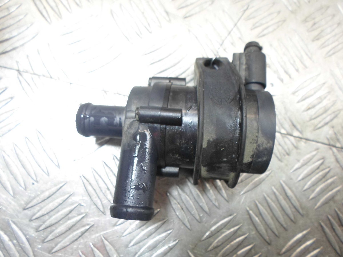 Помпа к Audi A3 2012
