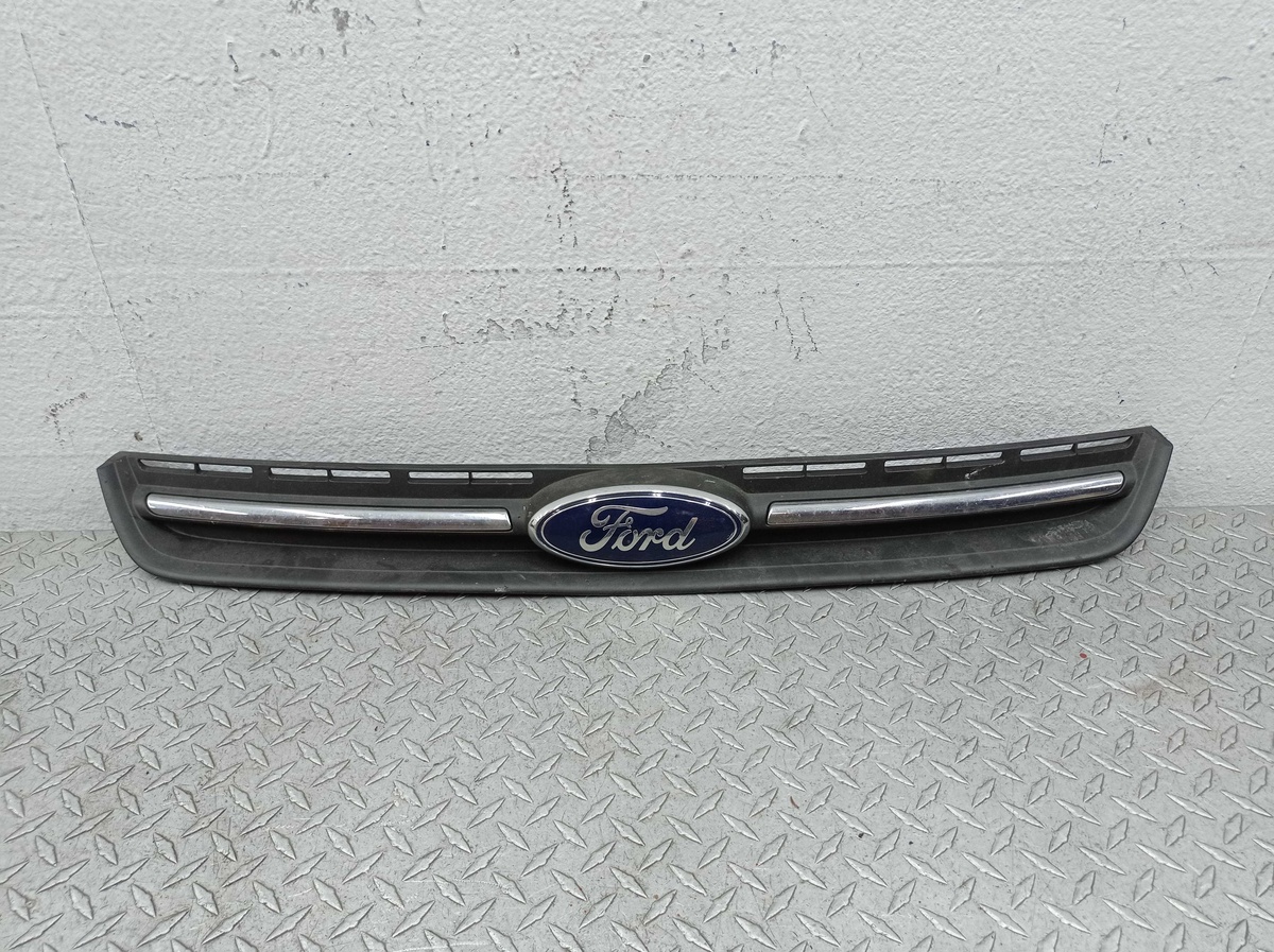 Решетка радиатора к Ford Escape 2013
