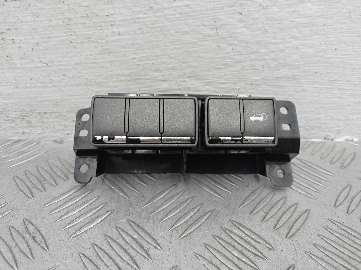 Кнопка  к Infiniti QX56 2011