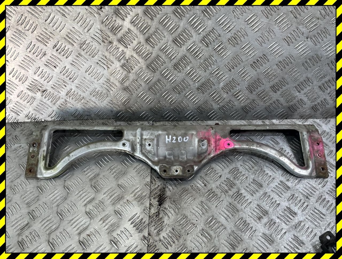 Планка под капот к Hyundai H200 2001