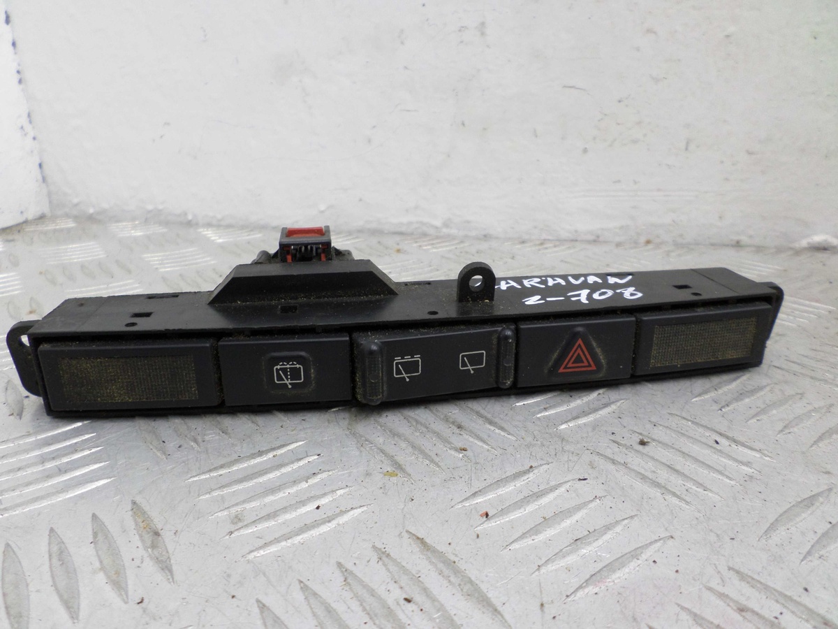 Кнопка  к Dodge Caravan 2005
